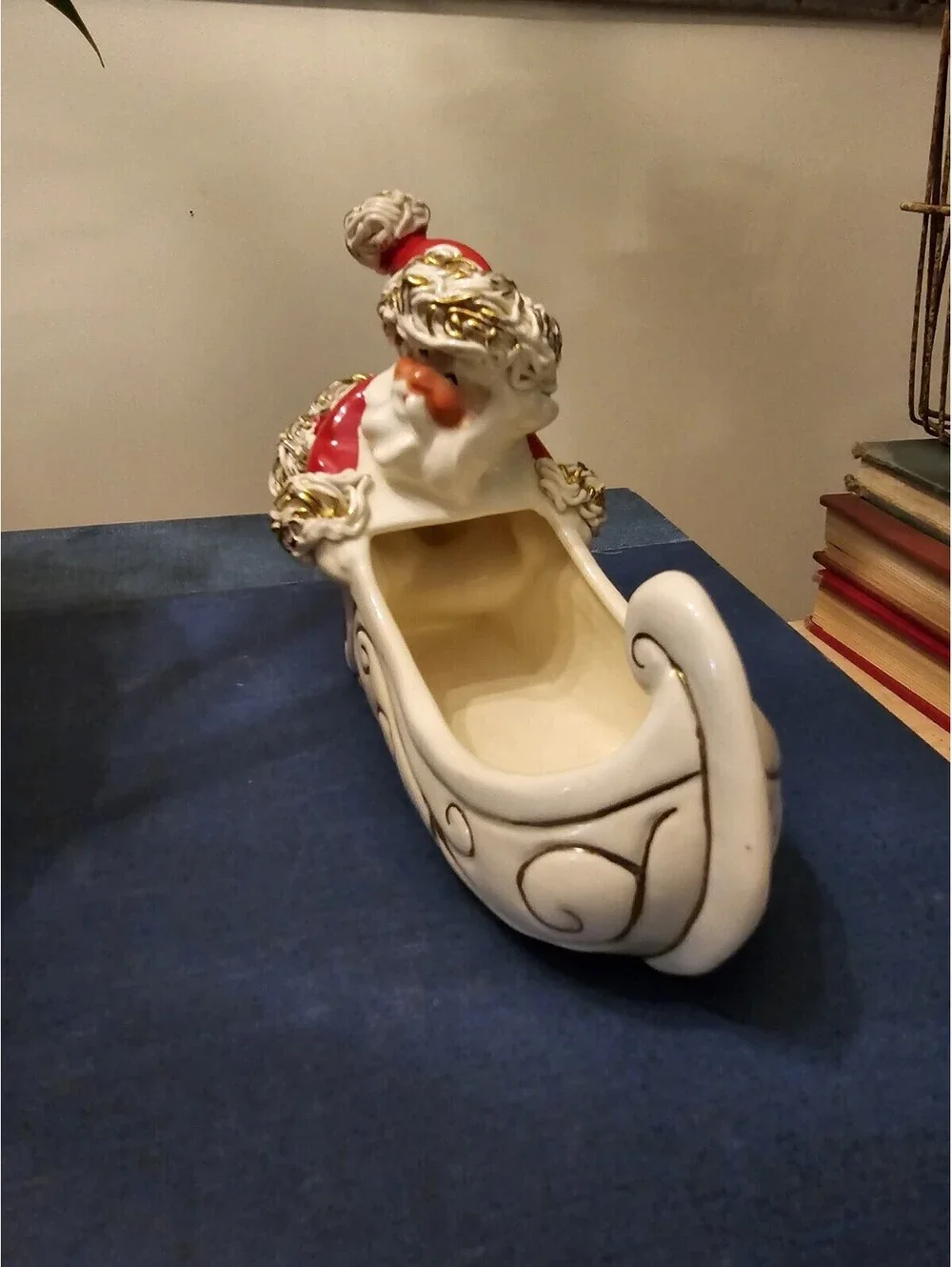 Johanna Calif. Pottery 1940s/1950s Spaghetti Santa with sleigh. 22k gold Accents